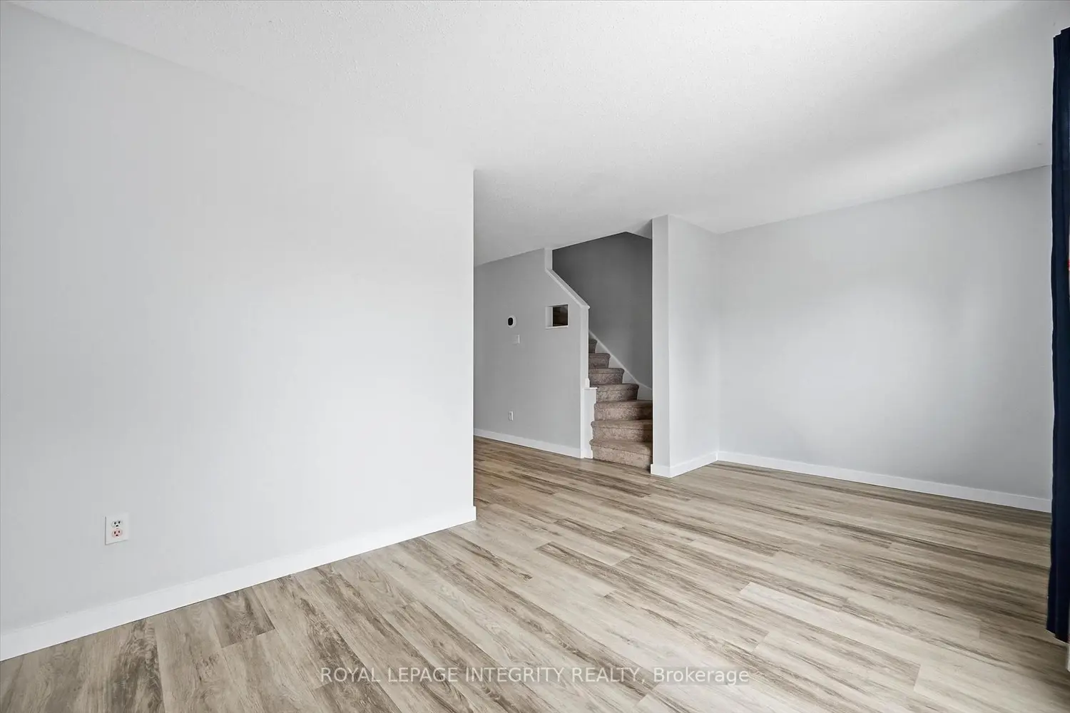 228 Millroad Way photo 4
