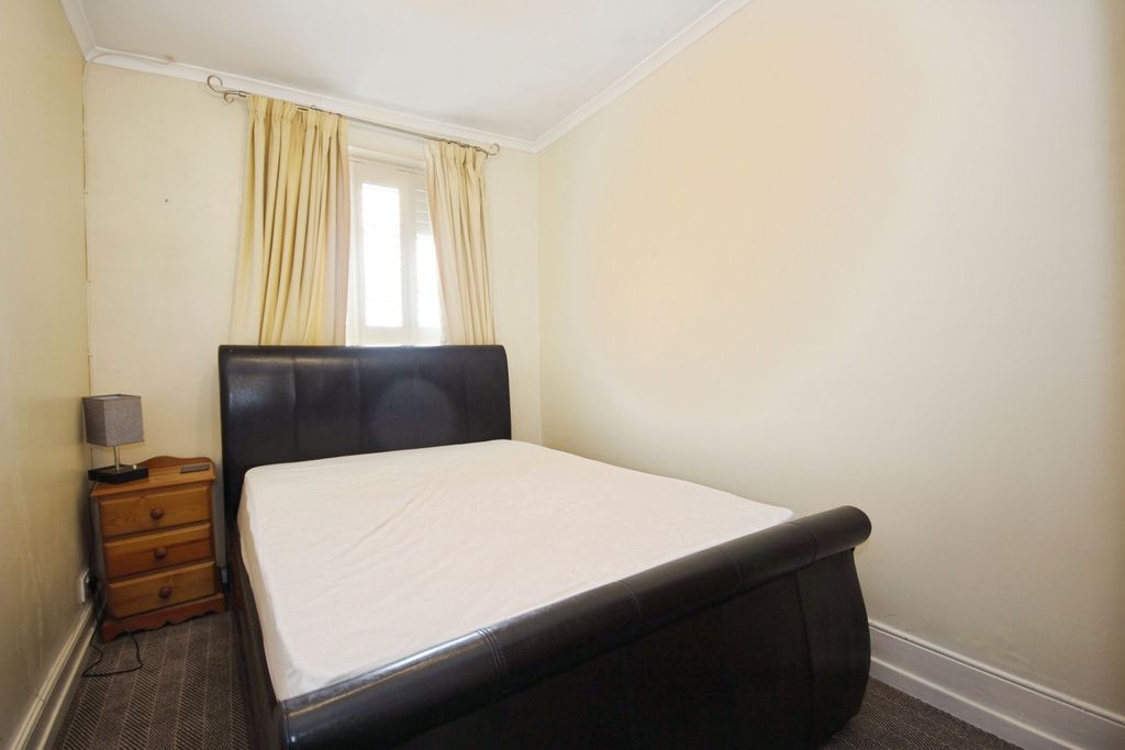 Additional image 15 of 2 bed flat for saleClarendon Square, Leamington Spa CV32