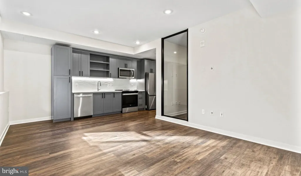 Additional image 49 of 4000 Wisconsin Avenue NW Unit 4K-295, Washington, DC 20016