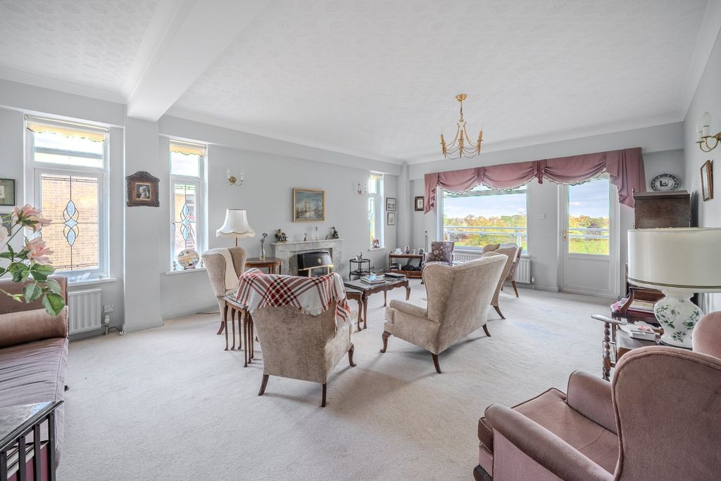 Additional image 4 of 3 bed flat for saleBeech Grove, Harrogate, North Yorkshire HG2