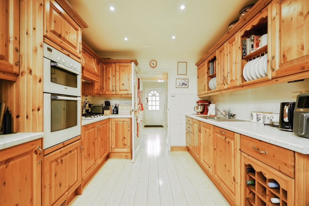 Additional image 6 of 4 bed semi-detached house for saleHeadley Way, Headington, Oxford OX3