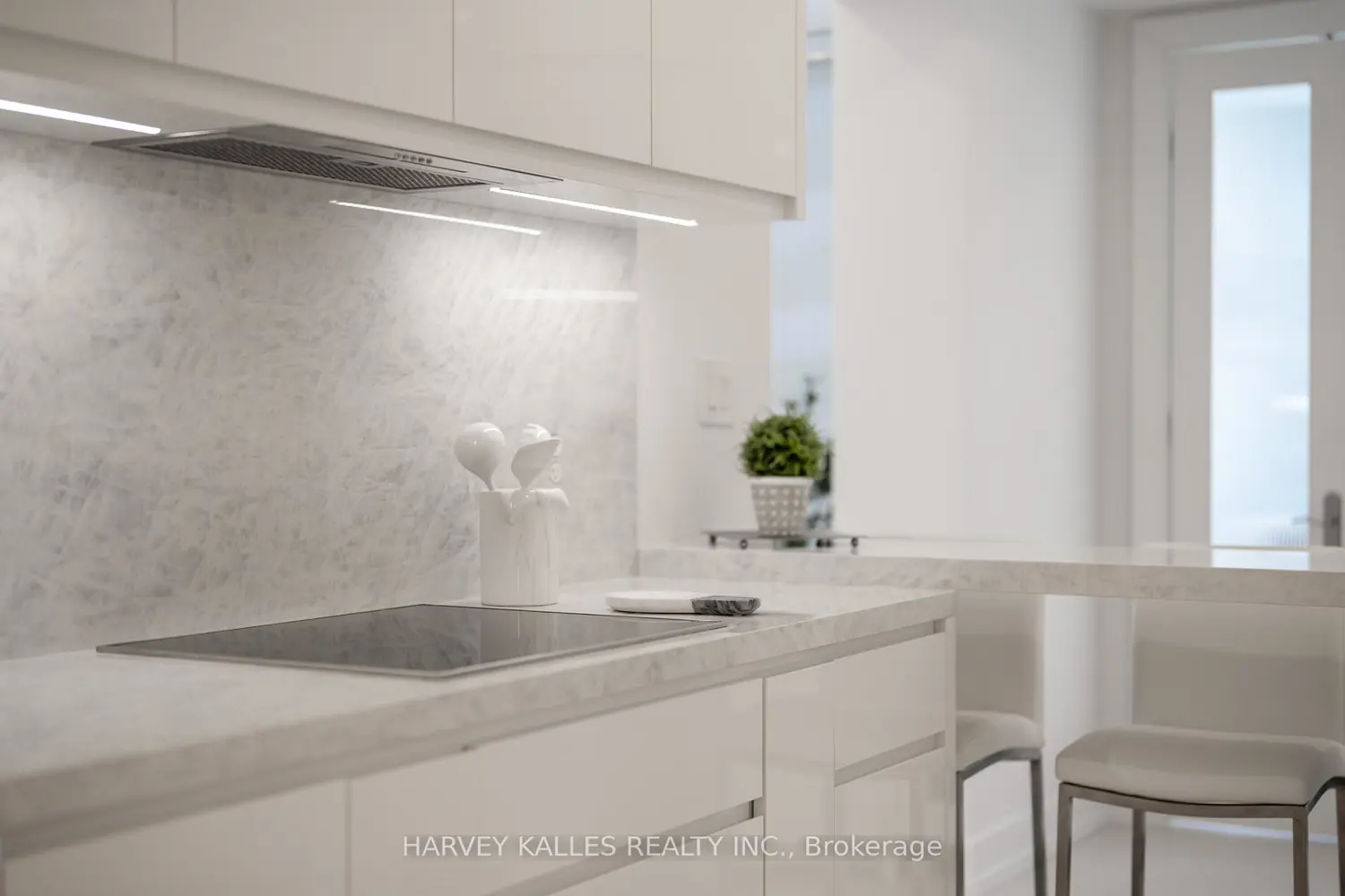 10 Bellair Street 603 photo 3