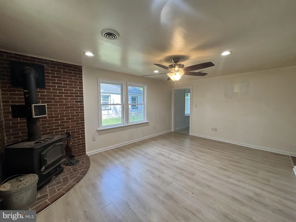 Additional image 9 of 422 Howell Drive, New Castle, DE 19720