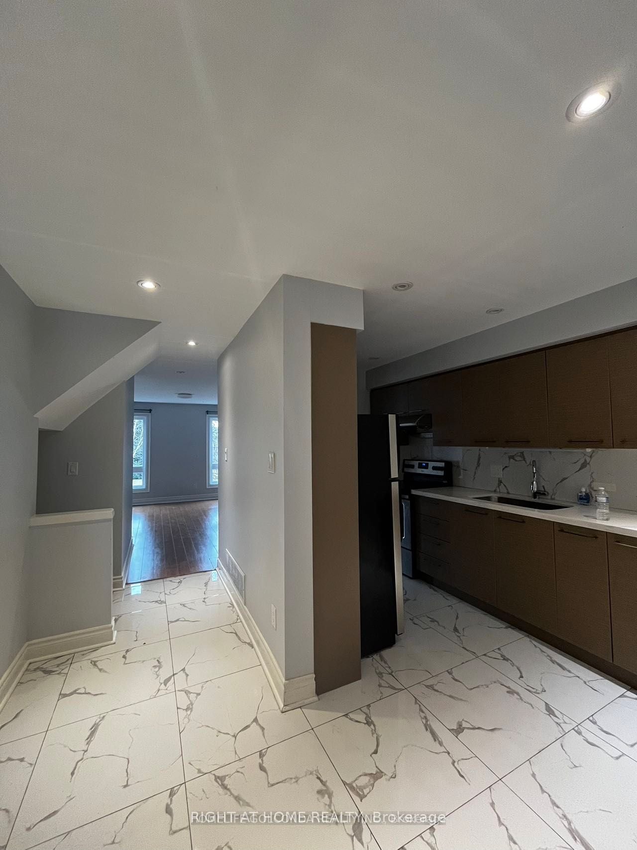 Additional image 3 of 102 Seamist Crescent, Toronto, ON, M1V 3K4
