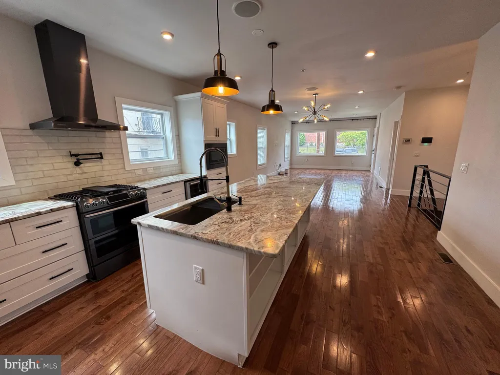 Additional image 12 of 930 Madison Street NW Unit 1, Washington, DC 20011