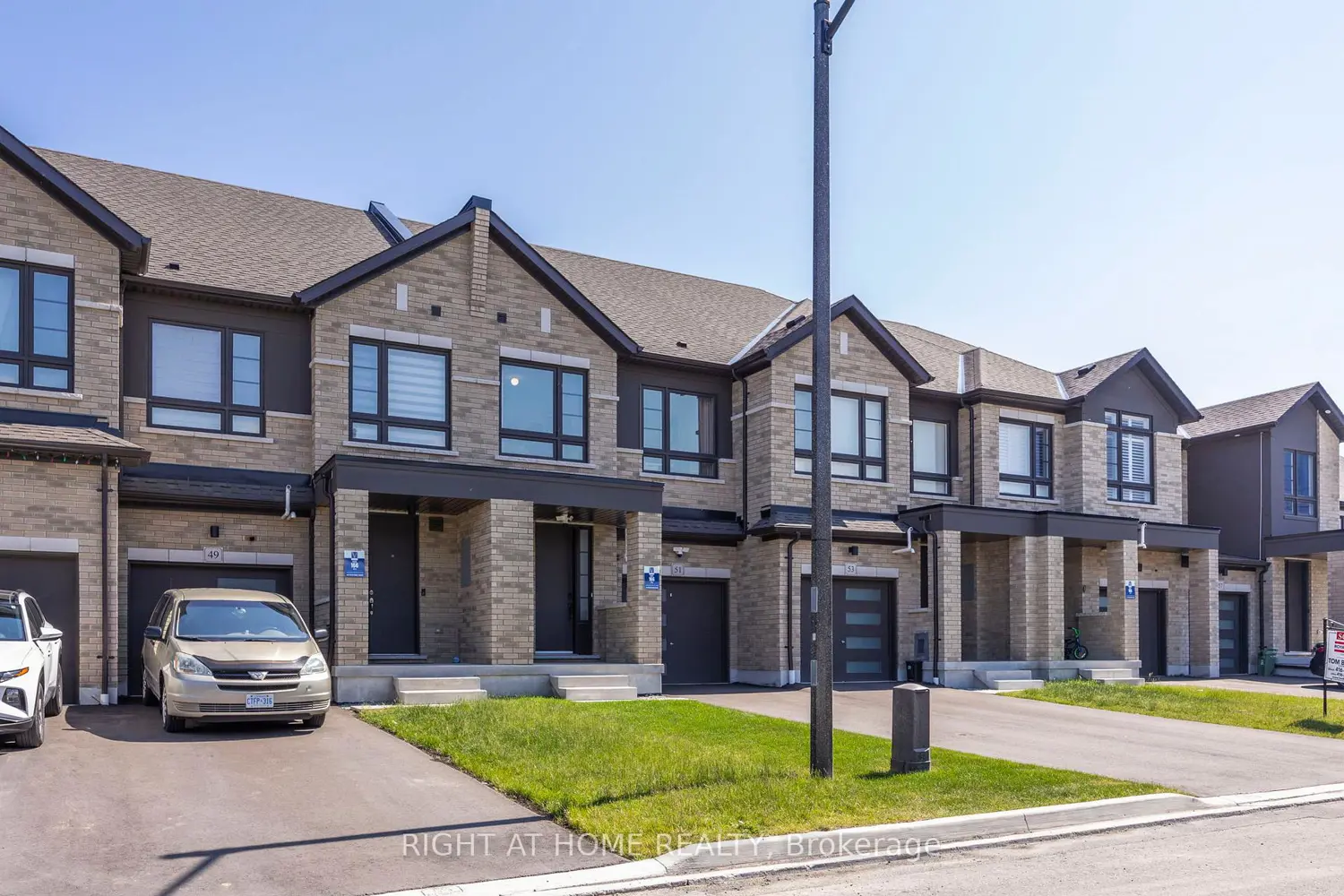 51 Peter Hogg Court
