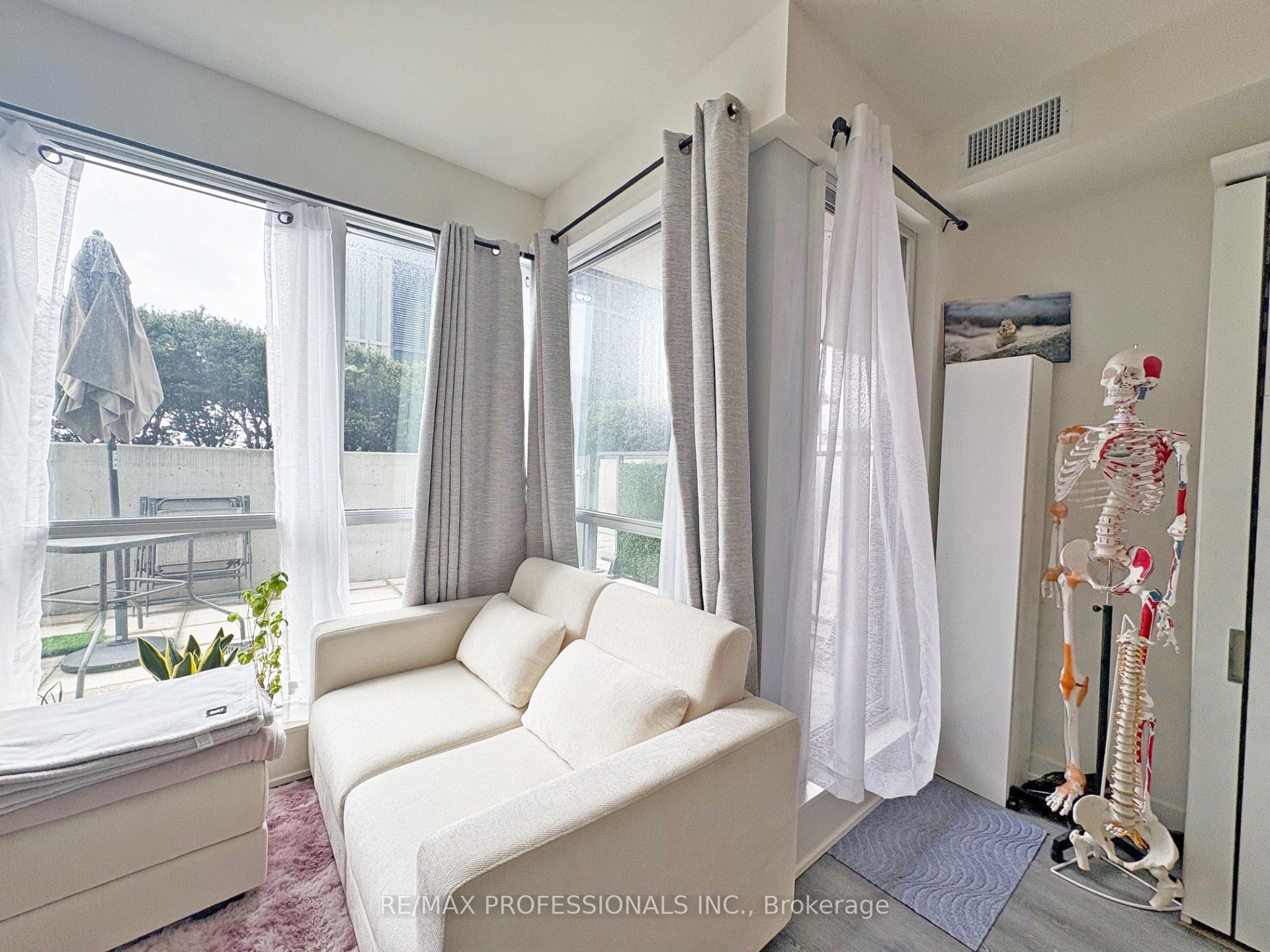 Additional image 3 of 802-10 Park Lawn Road, Toronto, ON, M8Y 3H8