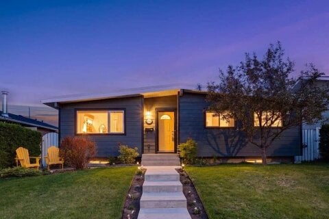 Additional image 8 of 10651 Shillington Crescent SW, Calgary, AB, T2W 0N8