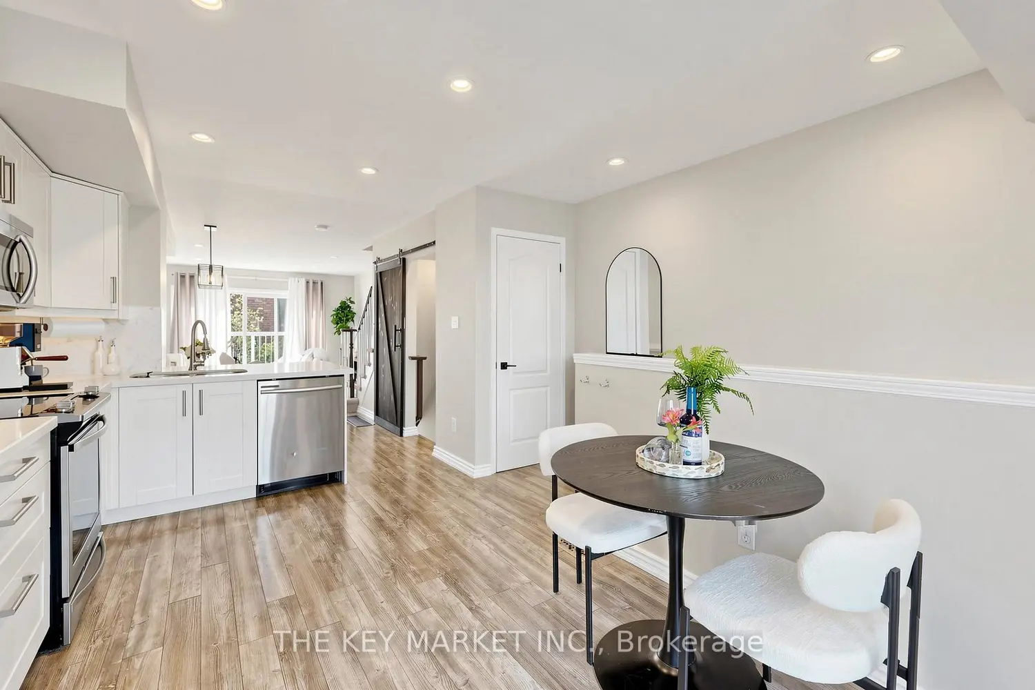 Additional image 7 of 435 English Rose Lane 14