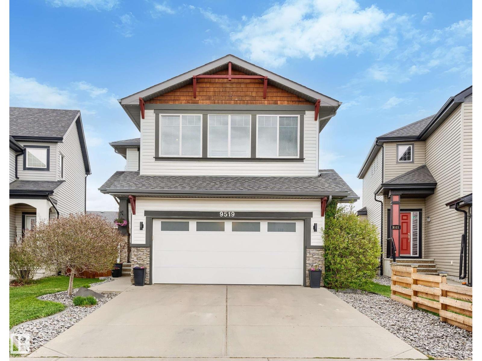 9519 221 Street NW, Edmonton, AB, T5T4A8
