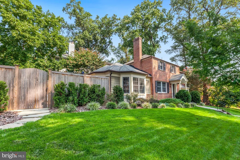 3233 Stephenson Place NW, Washington, DC 20015