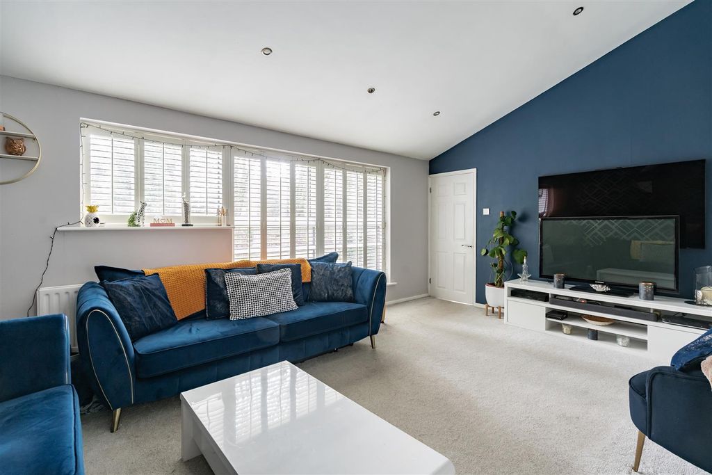 Additional image 4 of 4 bed link detached house for saleLambardes, New Ash Green DA3