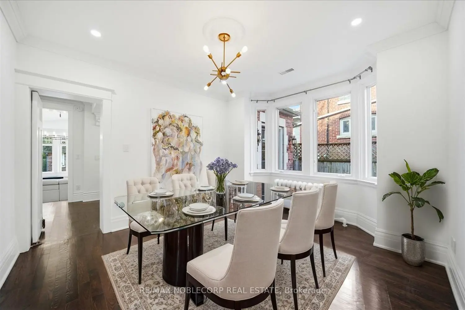38 Glenrose Avenue photo 3