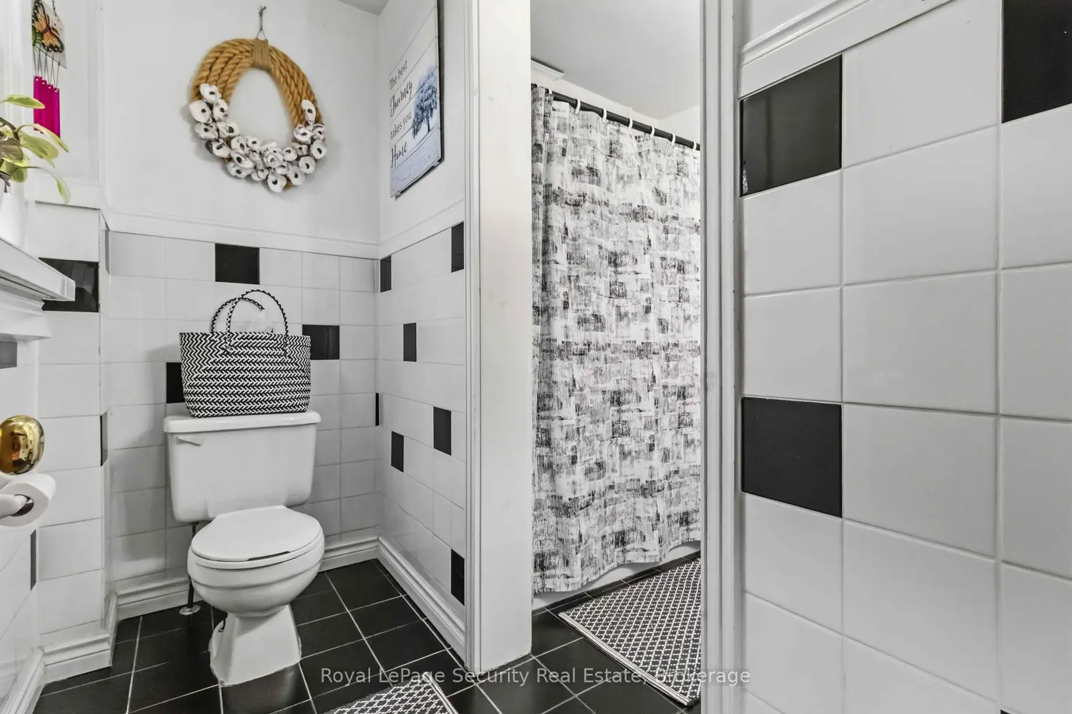 27 Holley Avenue photo 5