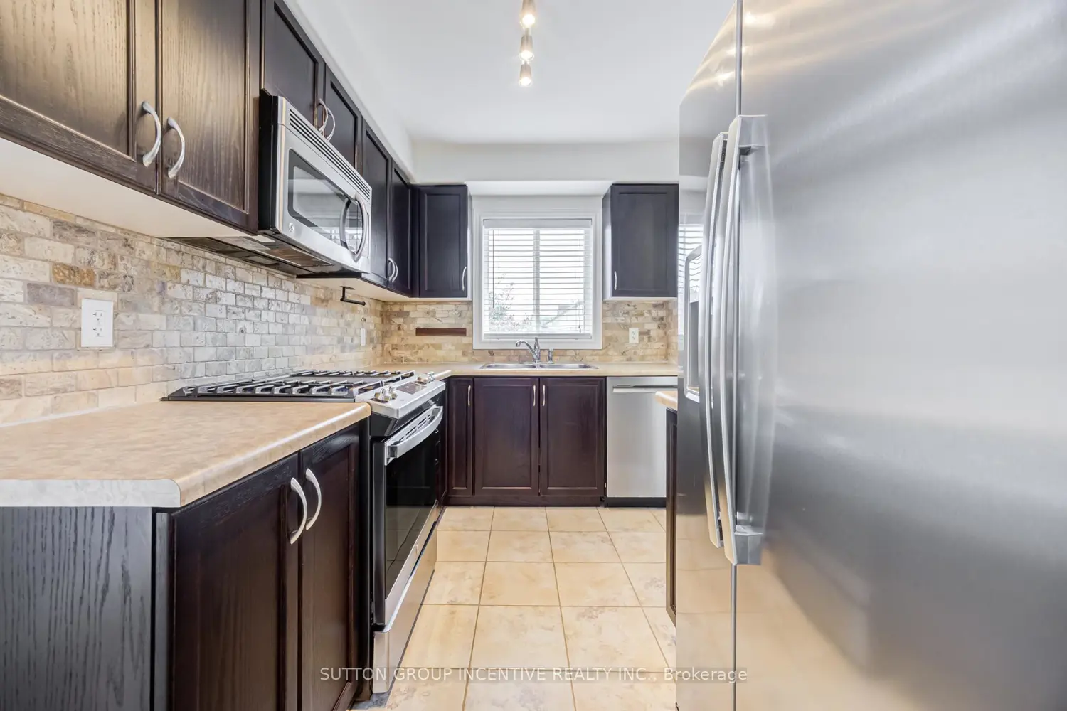 Additional image 8 of 46 Viking Drive