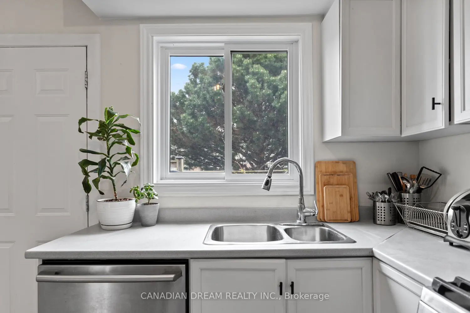 Additional image 6 of 1095 Jalna Boulevard 20