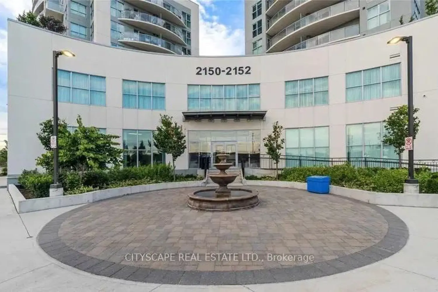 2152 Lawrence Avenue 606 photo 2
