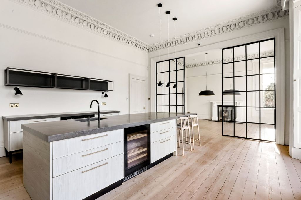 Additional image 5 of 4 bed flat for salePainswick Road, Cheltenham GL50