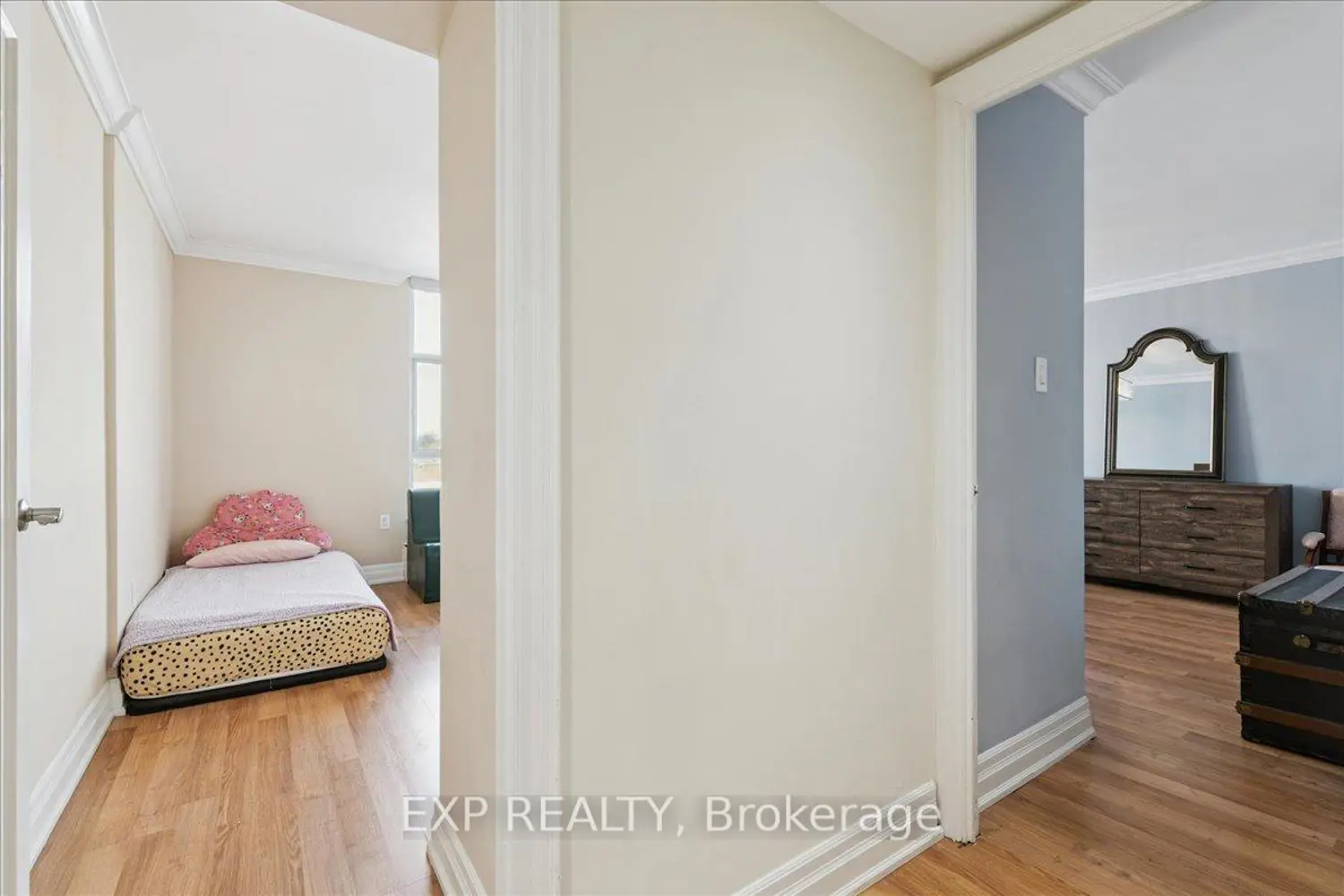 44 Longbourne Drive 412 photo 4
