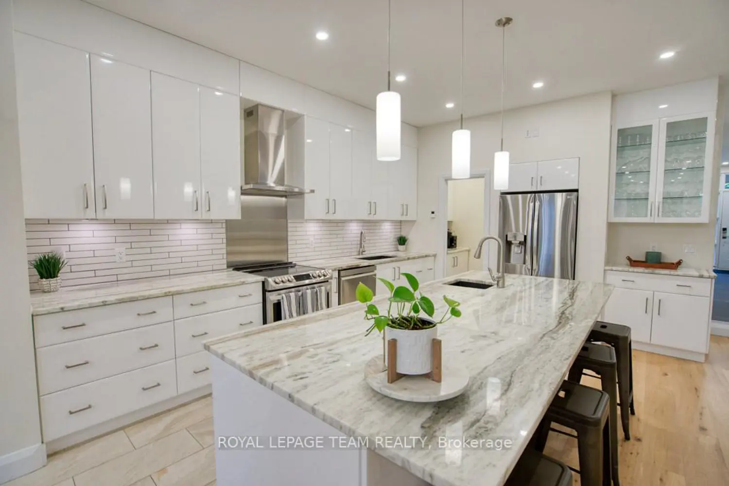 49 Aylen Avenue photo 4