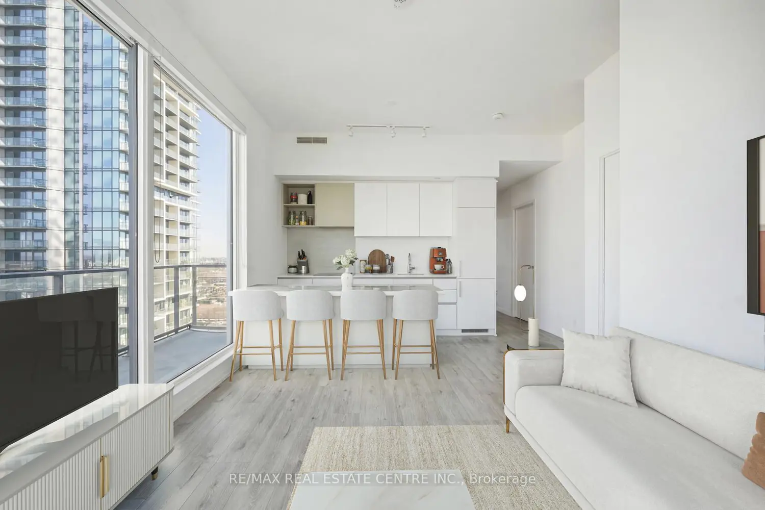 Additional image 9 of 1000 Portage Parkway 3603