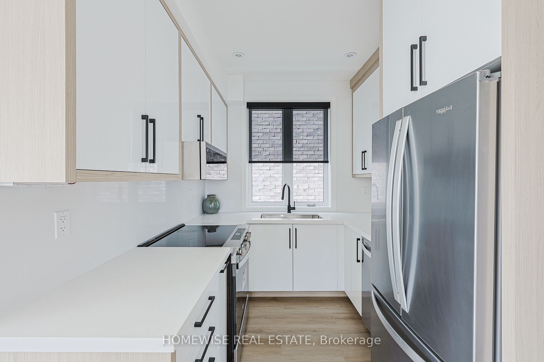 Additional image 4 of 2-159 Locksley Avenue, Toronto, ON, M6B 3N6