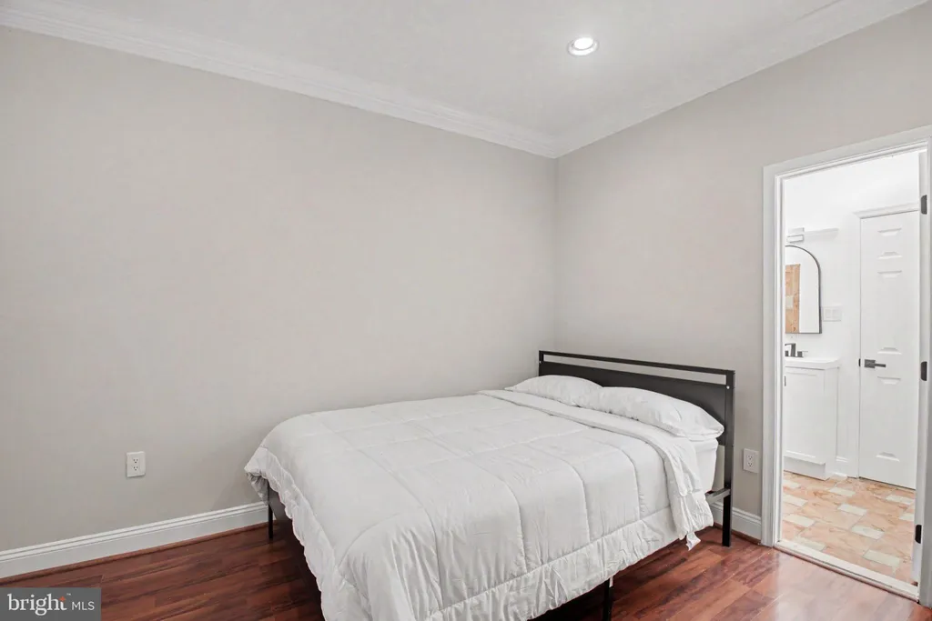 Additional image 9 of 219 P Street NW, Washington, DC 20001
