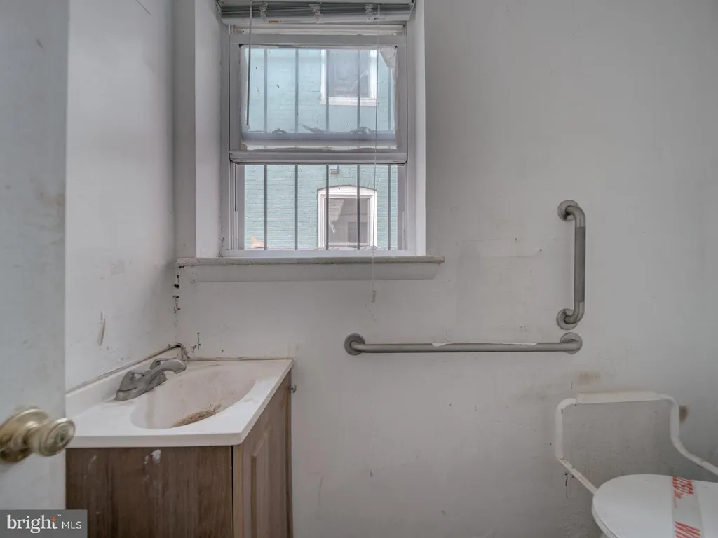 Additional image 19 of 28 Hanover Place NW, Washington, DC 20001