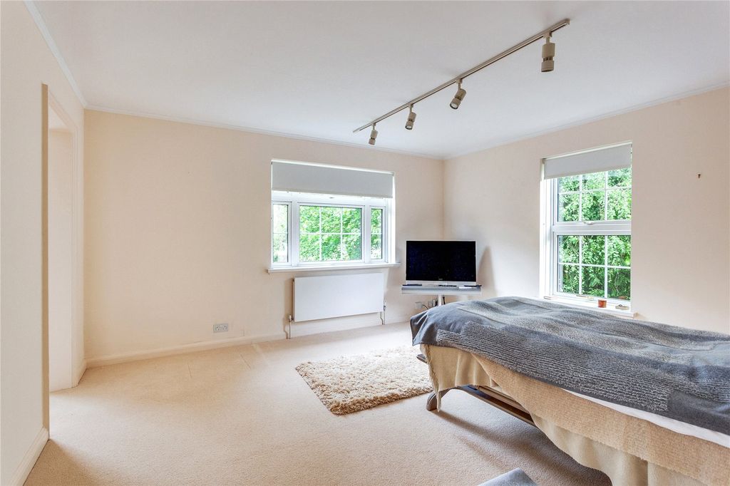 Additional image 16 of 3 bed flat for salePhyllis Court Drive, Henley-On-Thames, Oxfordshire RG9