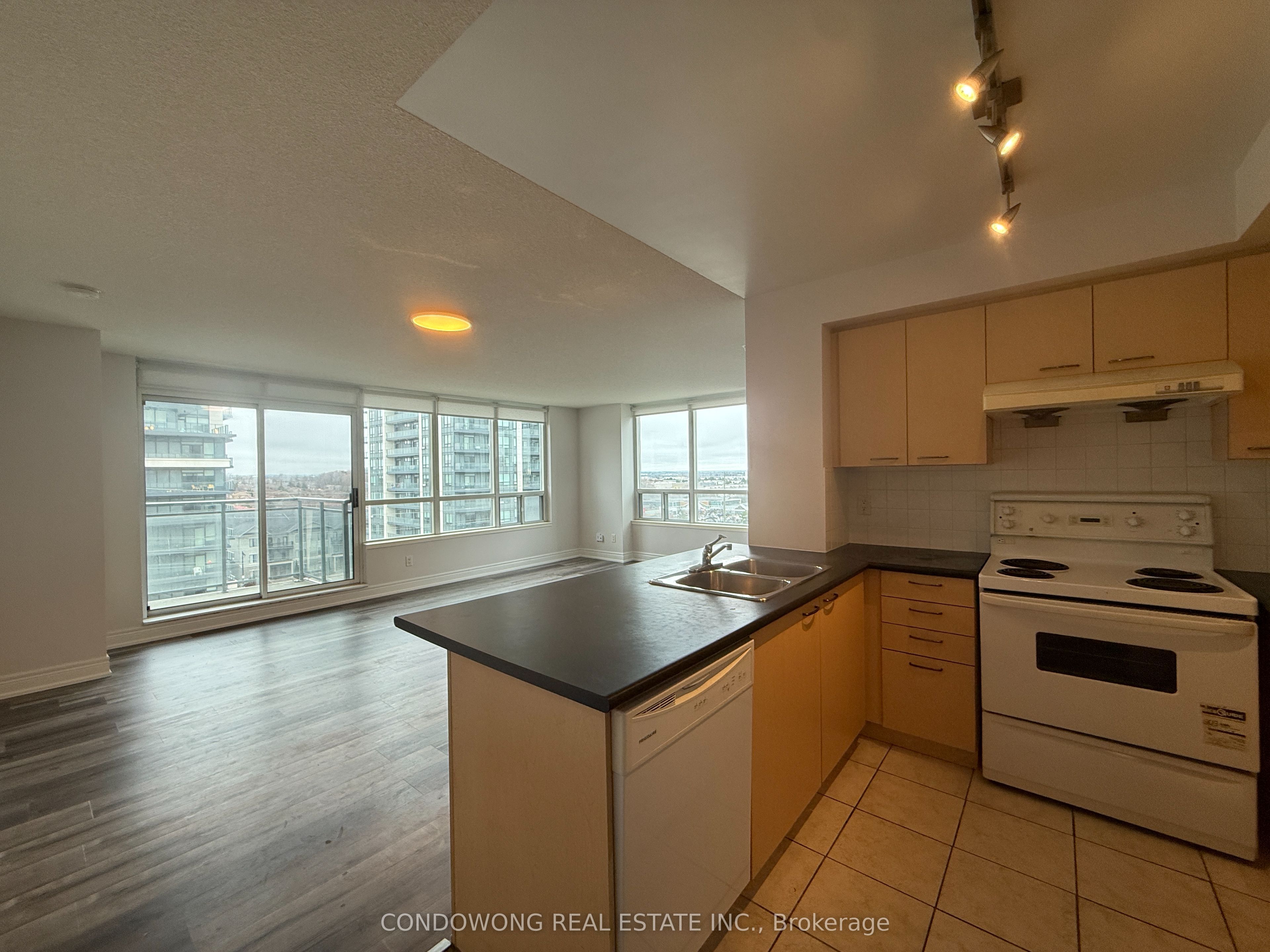918-48 Suncrest Boulevard, Markham, ON, L3T 7Y5