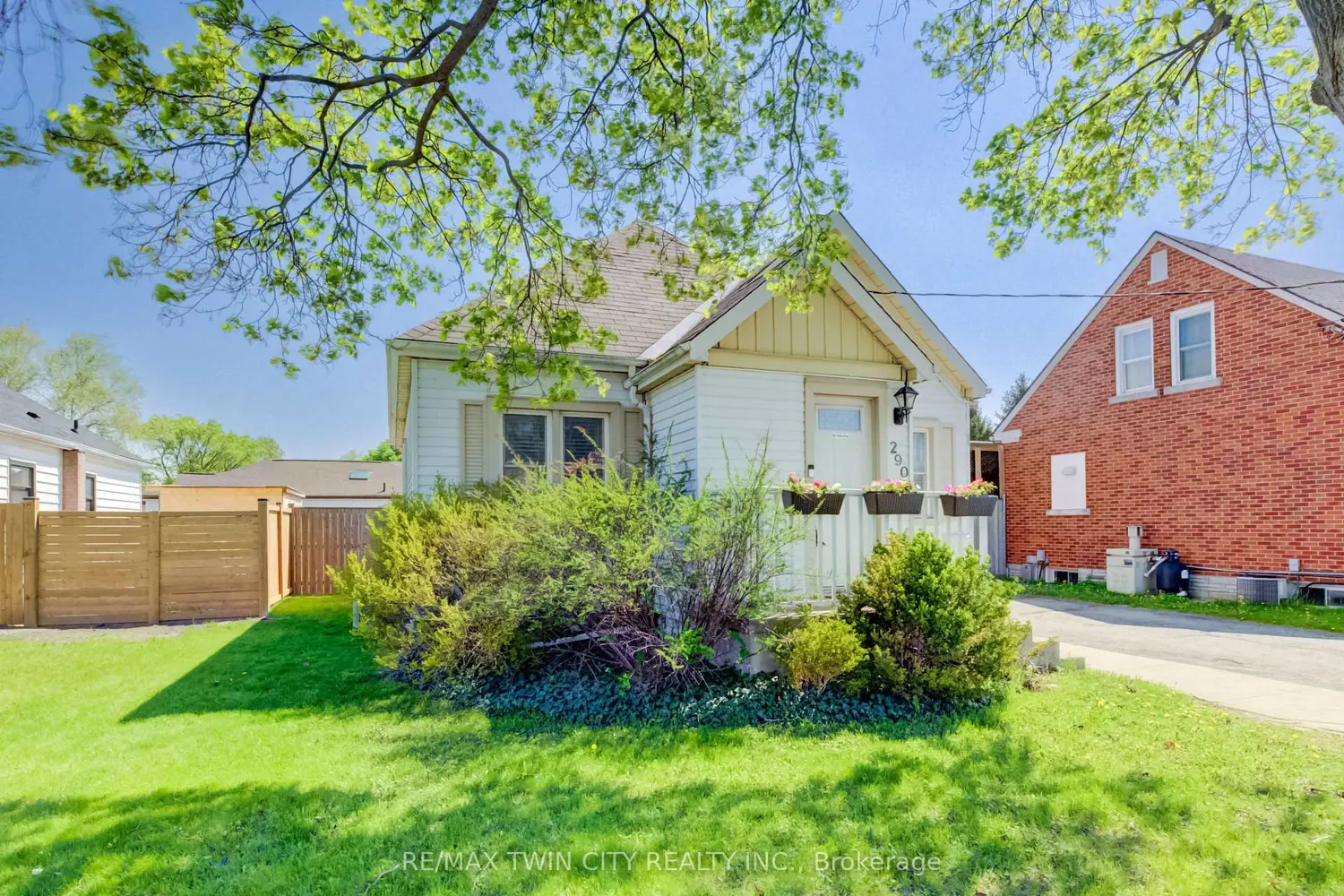 290 Lancaster Street