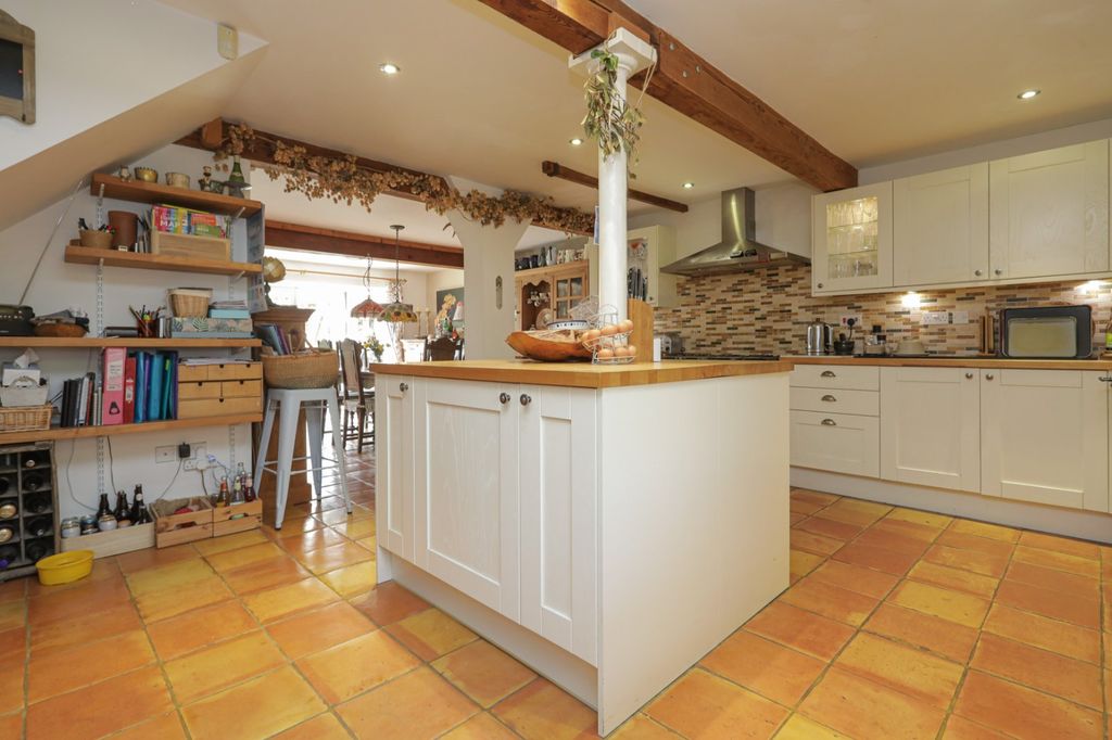 Additional image 7 of 5 bed semi-detached house for saleMonkton Street, Monkton, Ramsgate CT12