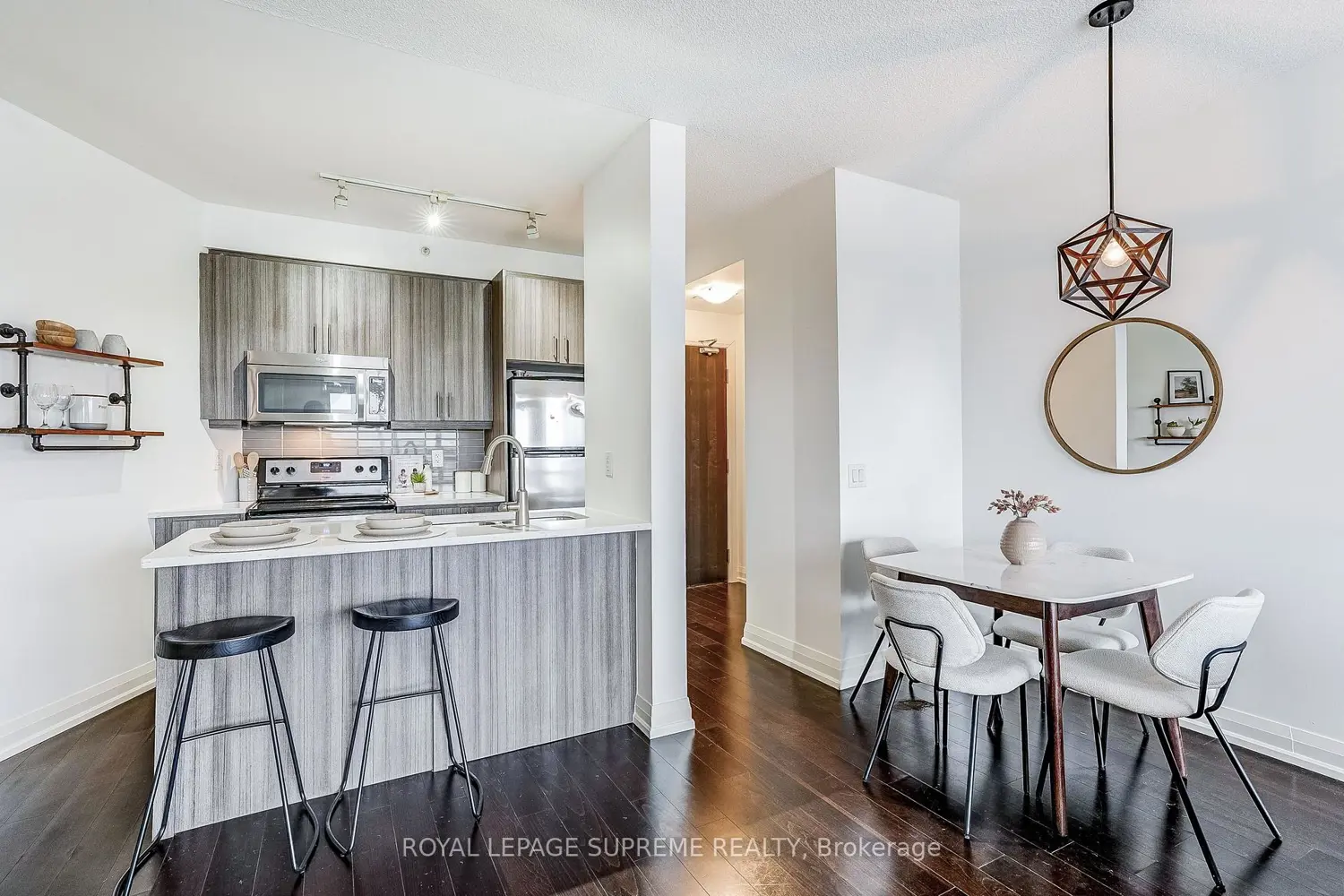 85 The Donway West 504 photo 5