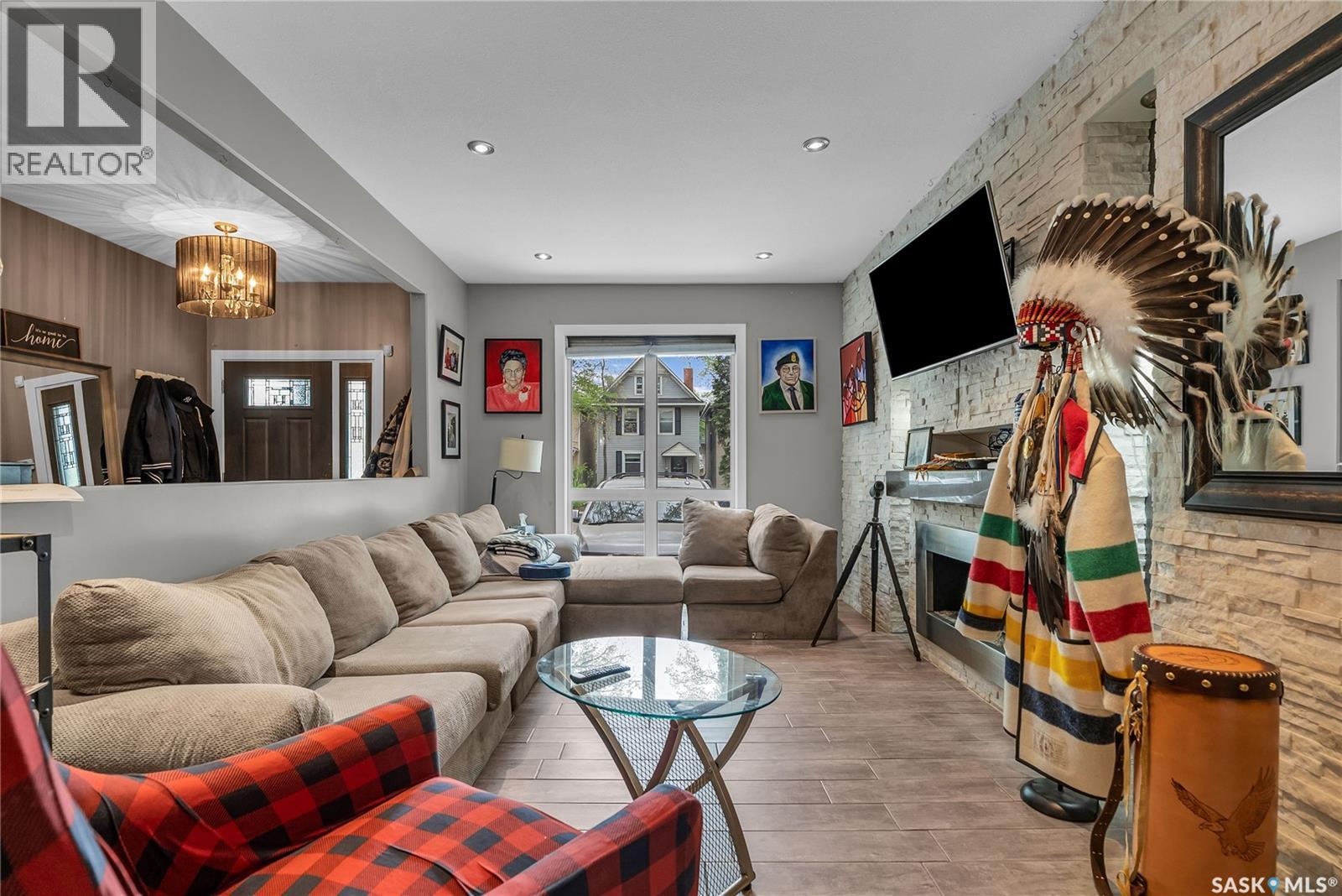 Additional image 6 of 727 6th Avenue N, Saskatoon, SK, S7K2S8