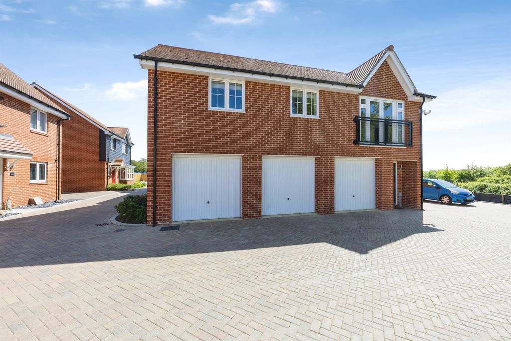 2 bed property for salePheasant Crescent, Finberry, Ashford TN25