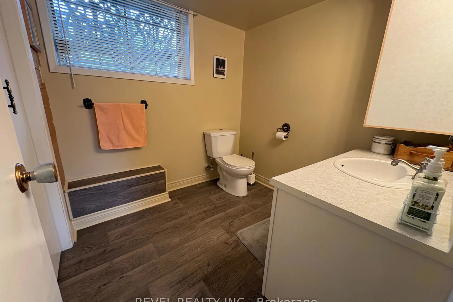 Additional image 18 of 452 Eleventh Avenue
