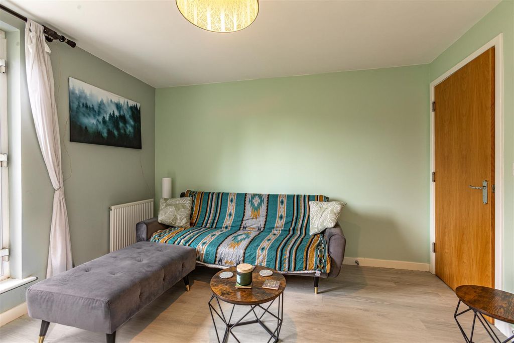 Additional image 4 of 2 bed flat for sale6/8 Weavers Linn, Tweedbank, Galashiels TD1