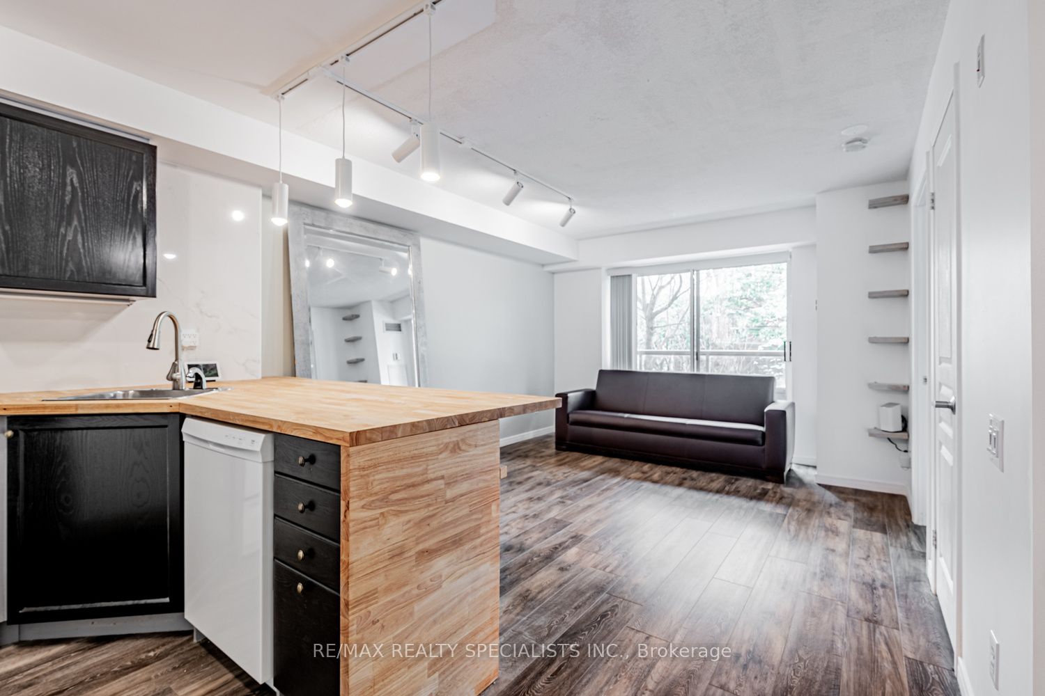 Additional image 6 of 208-140 Bathurst Street, Toronto, ON, M5V 3N8