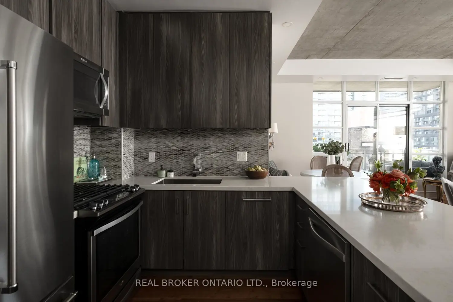 23 Brant Street 803 photo 2