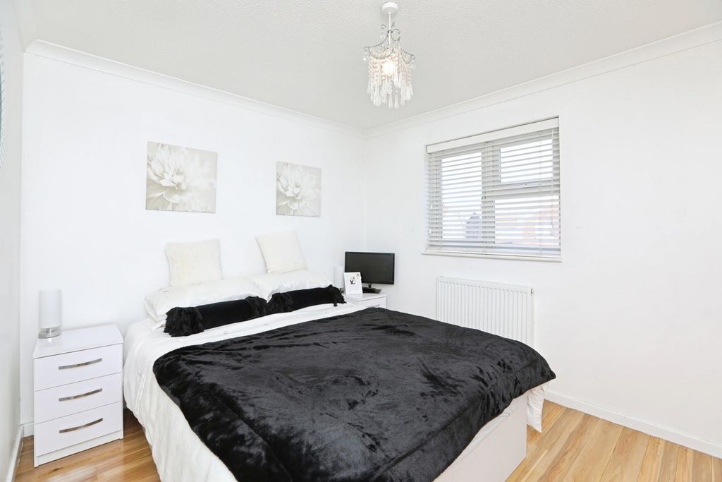 Additional image 6 of 3 bed semi-detached house for saleDiligent Drive, Sittingbourne, Kent ME10
