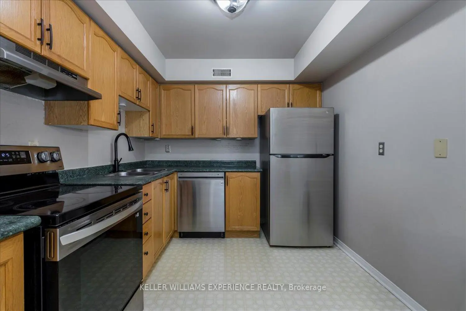 Additional image 6 of 492 Laclie Street 204