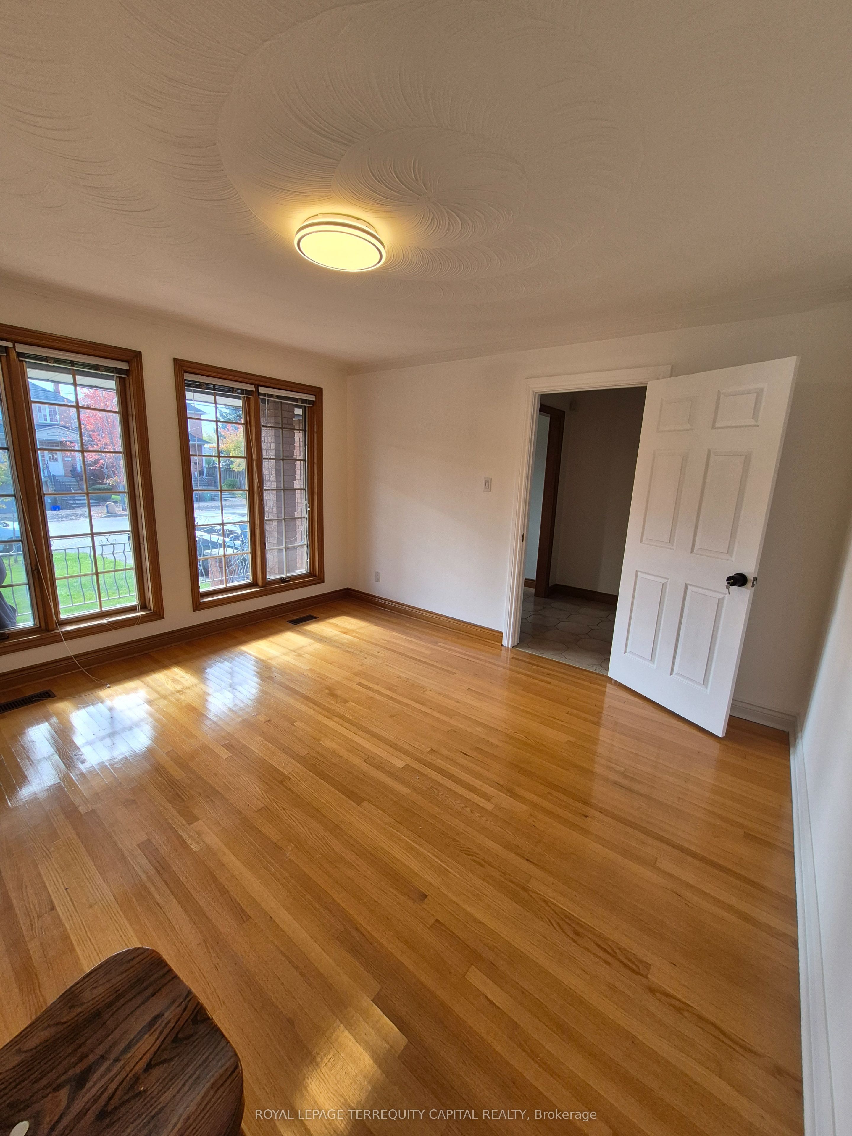 Additional image 4 of Rm 4-256 Cocksfield Avenue, Toronto, ON, M3H 3T7
