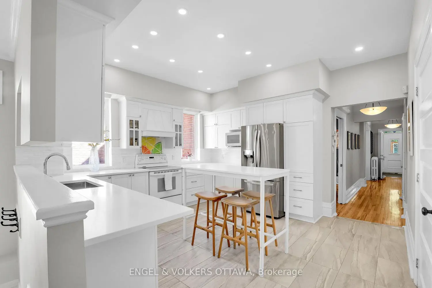 267 Stewart Street photo 4