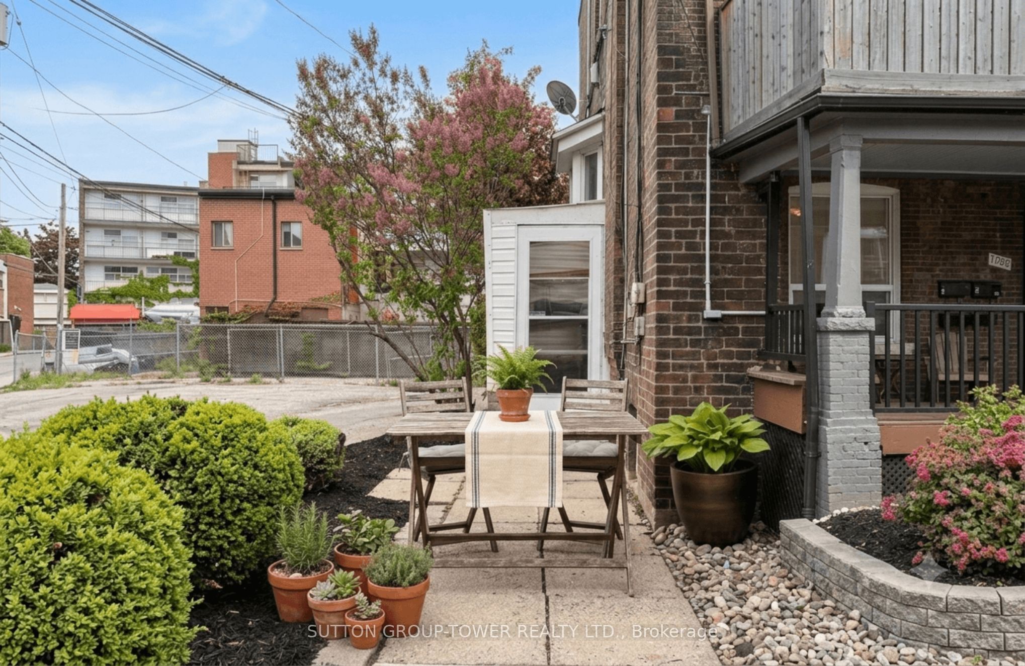 Additional image 4 of 560 Indian Grove, Toronto, ON, M6P 2J4