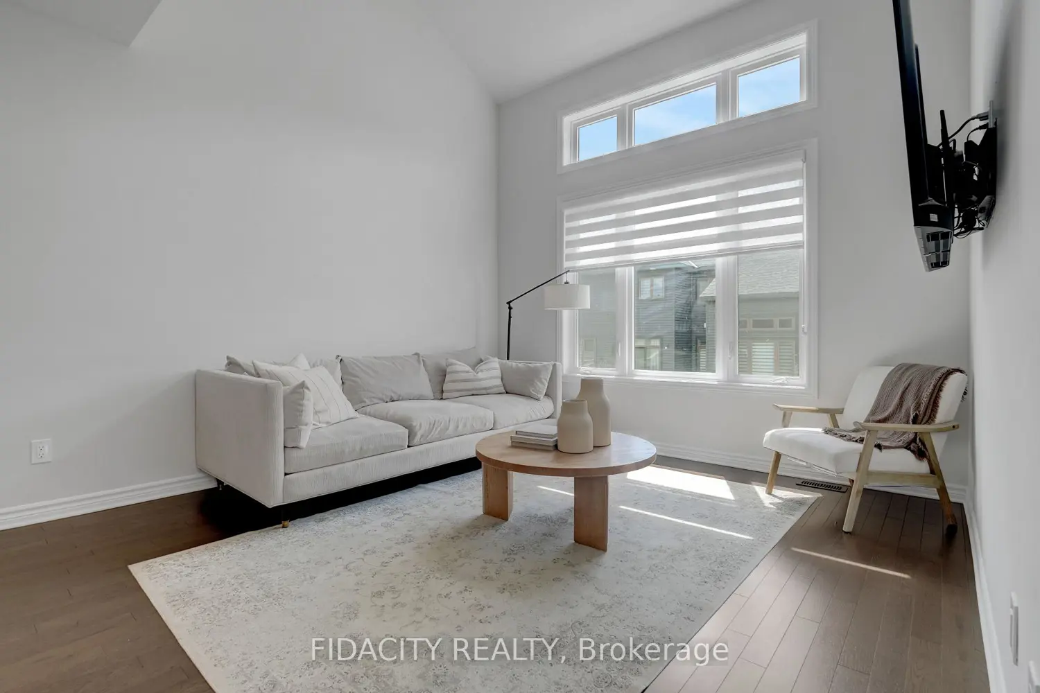 1005 Kijik Crescent photo 5