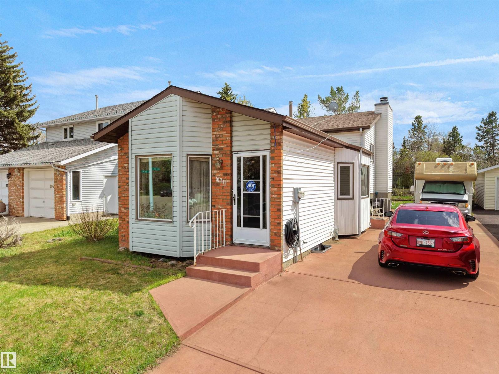 10711 24 Avenue NW, Edmonton, AB, T6J5P9