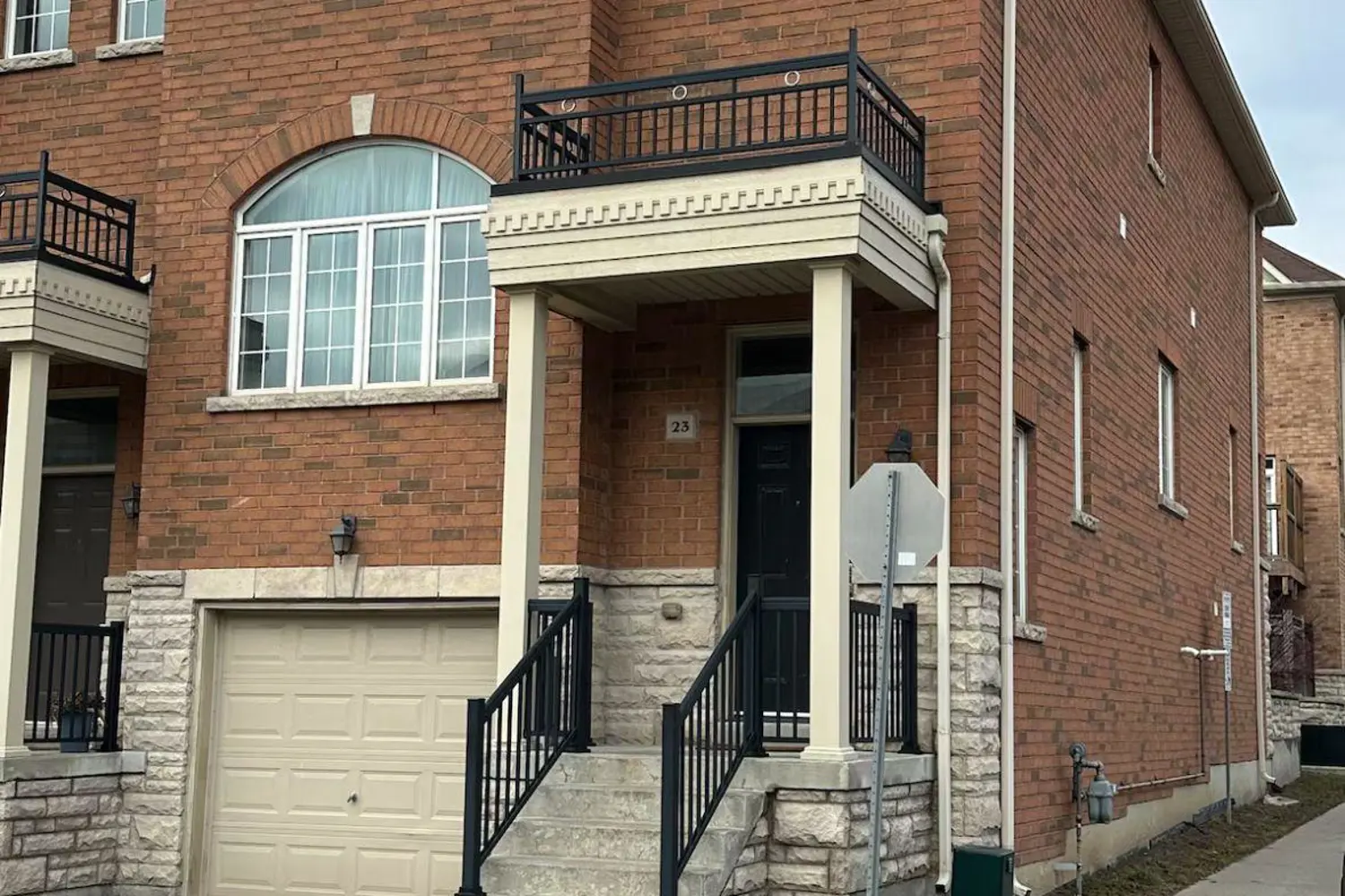 8777 Dufferin Street 23