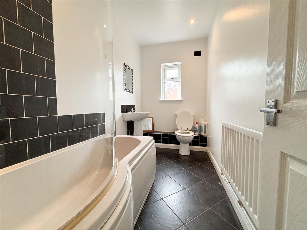 Additional image 4 of 2 bed flat for saleJohnson Place, Stoke-On-Trent ST6