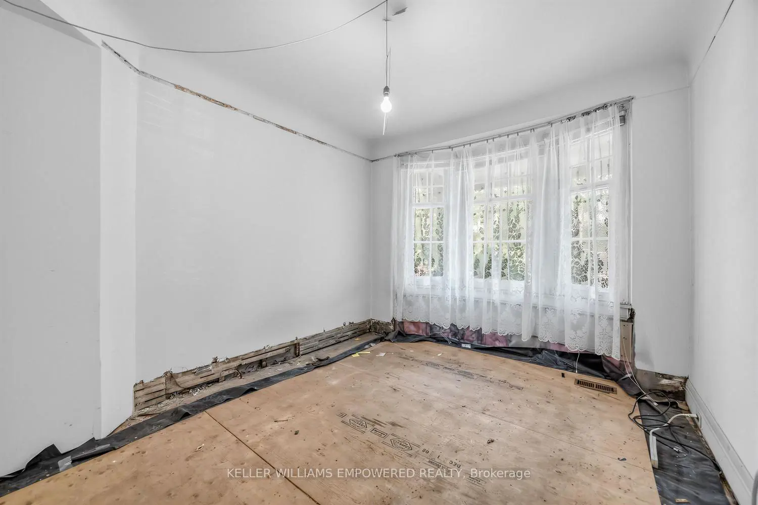 139 Howard Park Avenue photo 4