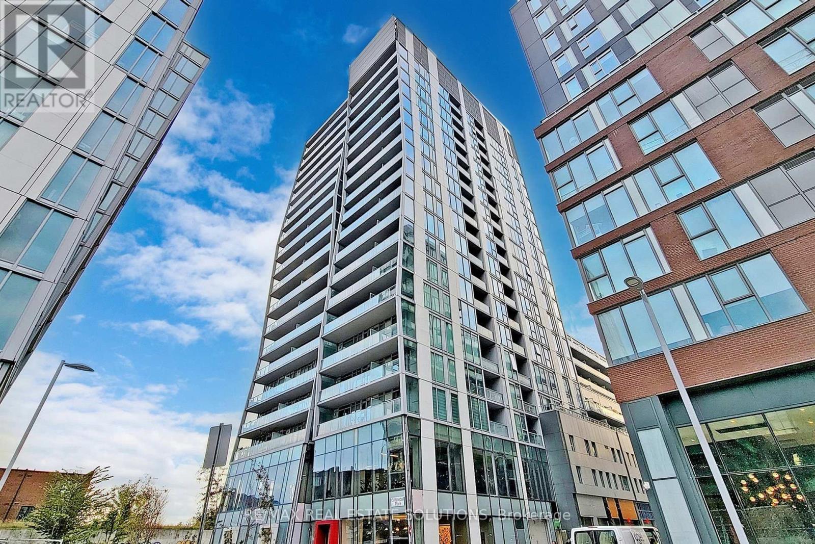 1202 - 15 BASEBALL PLACE